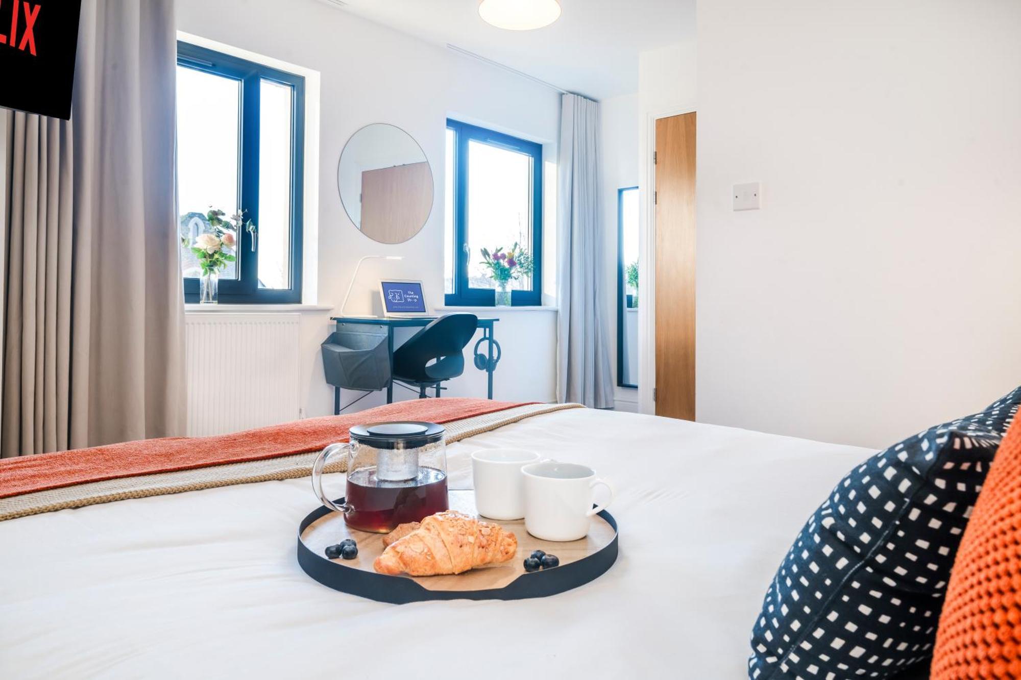 Apartment Heathrow In 15 Mins - Balcony - Dedicated Workspace Hounslow