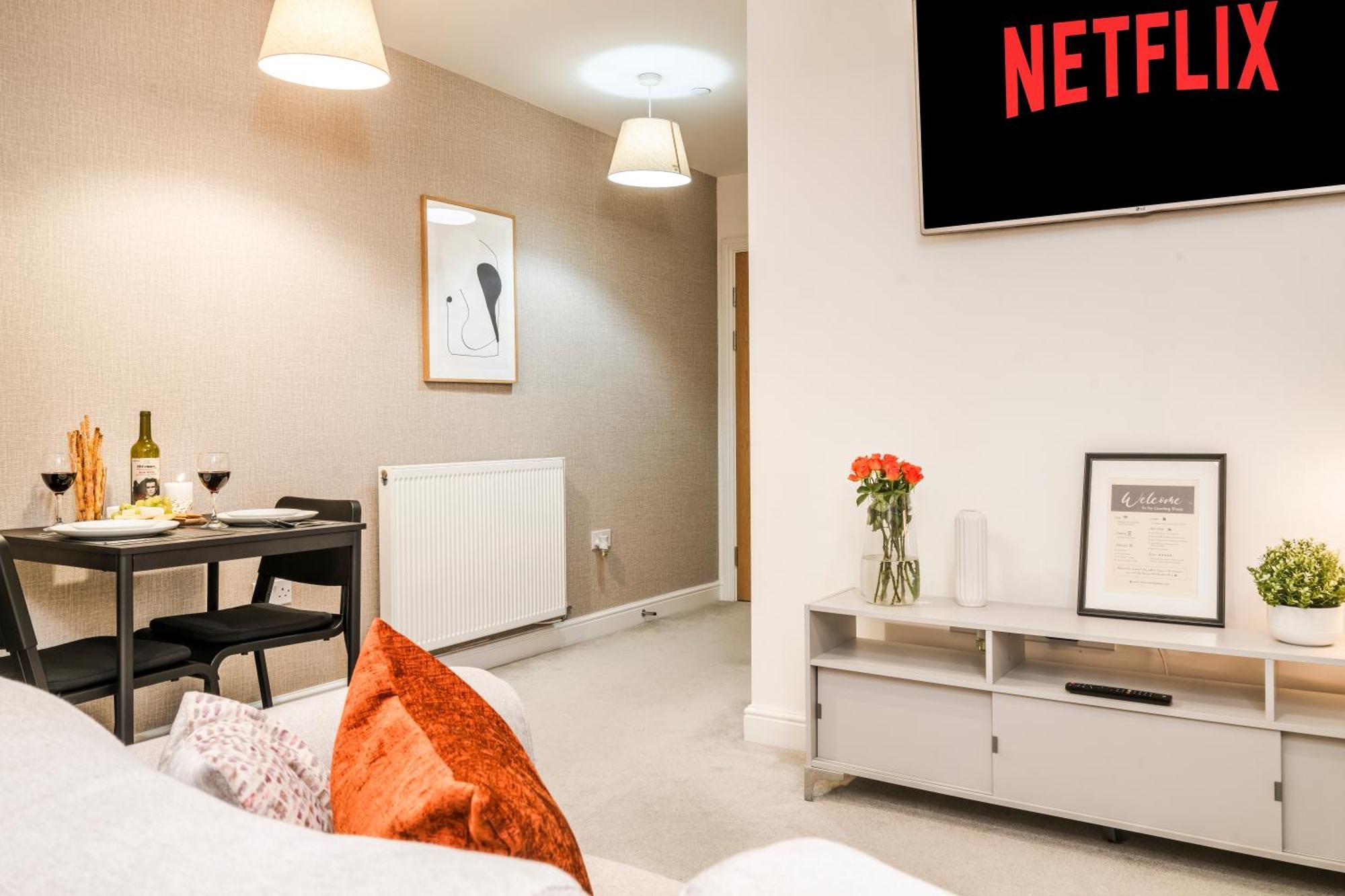 Heathrow In 15 Mins - Balcony - Dedicated Workspace * Hounslow