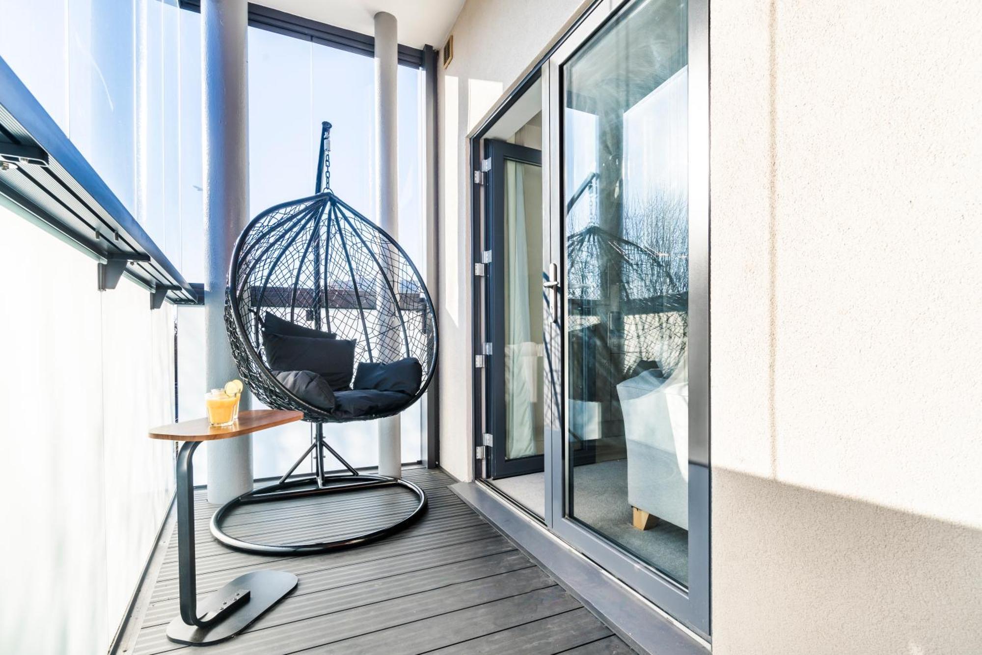 Heathrow In 15 Mins - Balcony - Dedicated Workspace * Hounslow